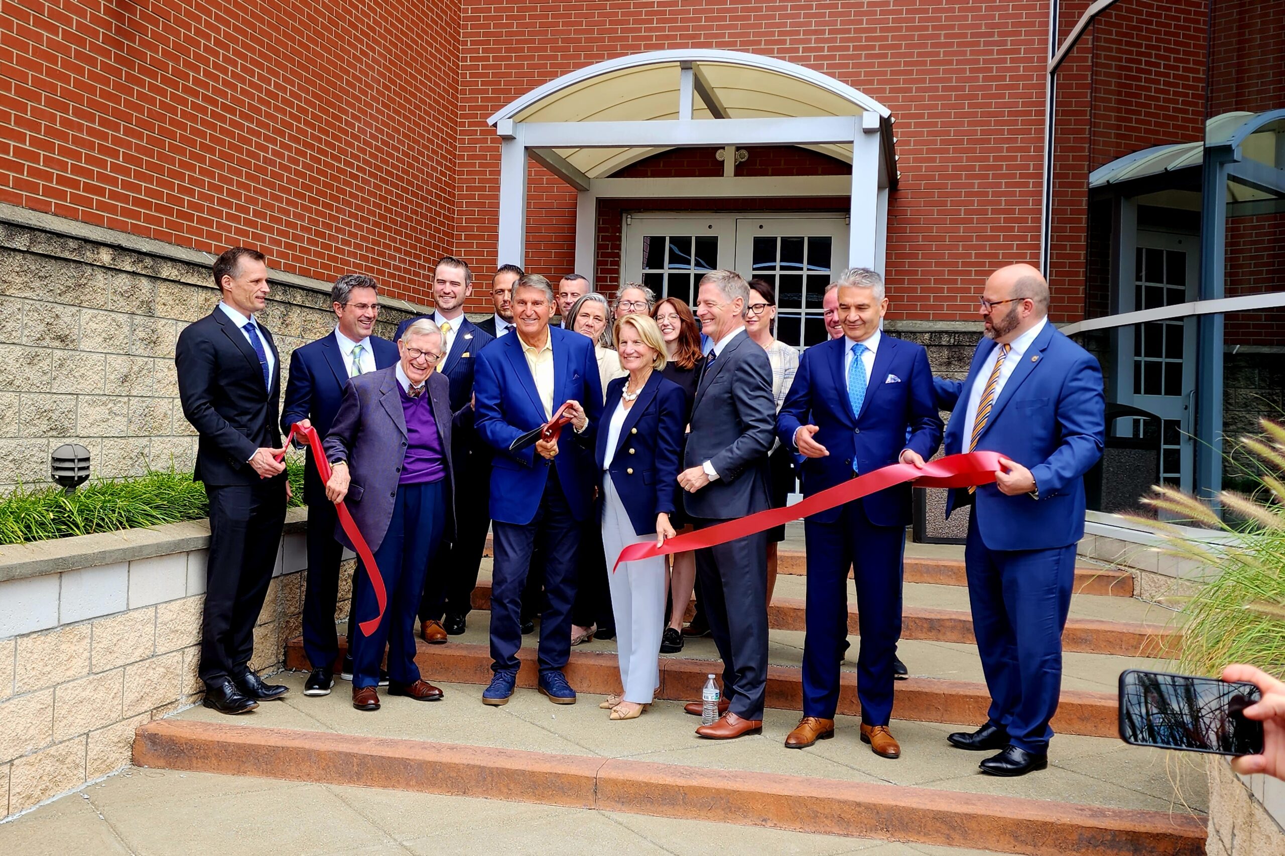ARCH2 hydrogen hub leaders celebrate its launch with ribbon cutting at new Morgantown office